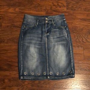 Hydraulic High-rise Denim Skirt - size 8